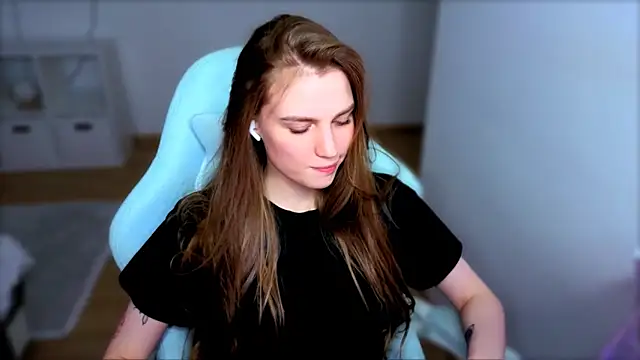 StellaLawless online show from March 6, 7:20 pm