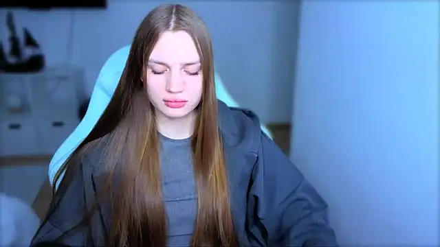 StellaLawless online show from March 23, 11:15 pm