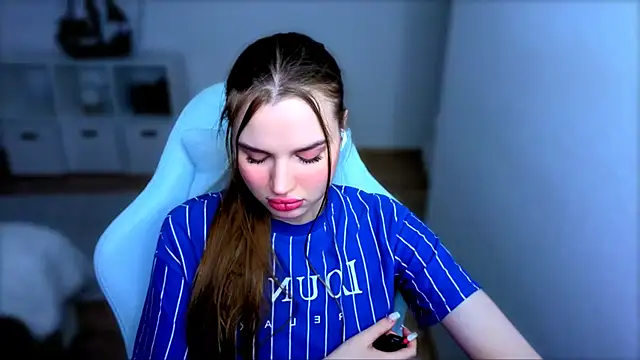 Snapshot of StellaLawless chatting on November 9, 2:21 pm StellaLawless online show from November 9, 2:21 pm