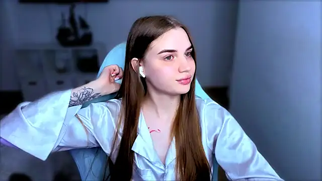 Snapshot of StellaLawless chatting on November 3, 7:50 pm StellaLawless online show from November 3, 7:50 pm