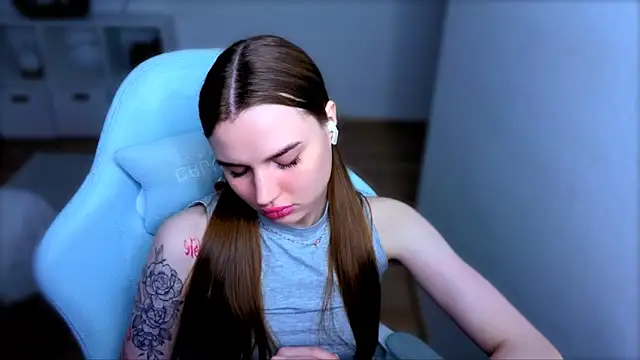 Snapshot of StellaLawless chatting on November 17, 2:59 am StellaLawless online show from November 17, 2:59 am