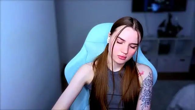 StellaLawless online show from December 13, 8:04 pm