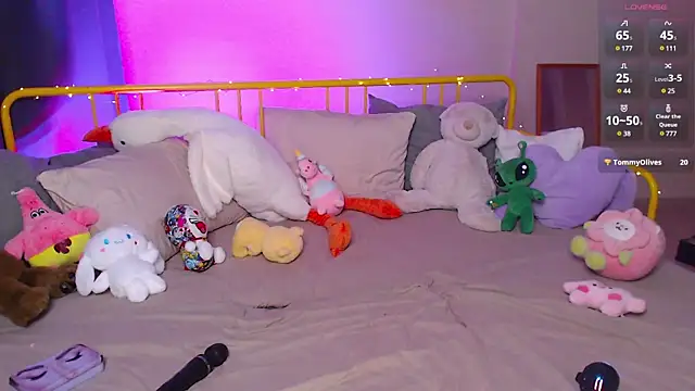 Snapshot of KatieMelone chatting on March 4, 2:06 am KatieMelone online show from March 4, 2:06 am