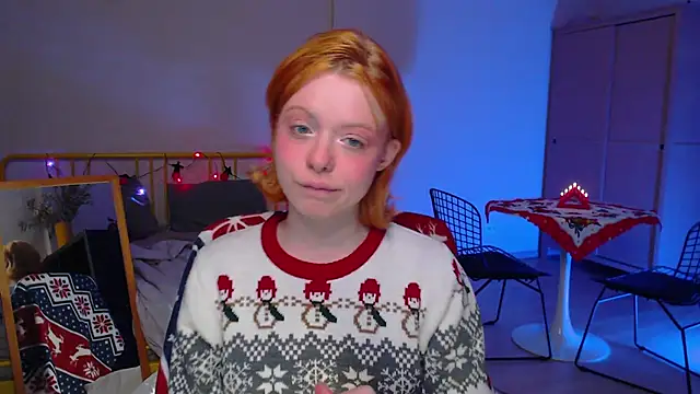 Snapshot of KatieMelone chatting on December 13, 7:21 pm KatieMelone online show from December 13, 7:21 pm