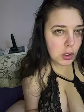 Snapshot of Vikkancs_X chatting on February 22, 6:52 pm Vikkancs X online show from February 22, 6:52 pm