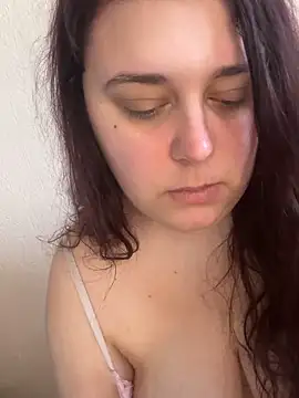 Snapshot of Vikkancs_X chatting on February 23, 8:59 am Vikkancs X online show from February 23, 8:59 am