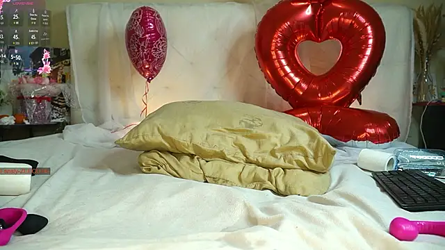 GlitterZOE online show from February 15, 7:02 pm