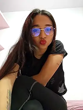 GLIANGELI online show from February 16, 8:11 pm