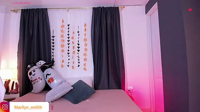 MarilynSmIith online show from October 12, 12:39 pm