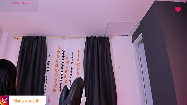 MarilynSmIith online show from October 17, 11:34 am