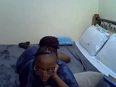 Snapshot of Sweet_Bear chatting on October 12, 5:58 pm Sweet Bear online show from October 12, 5:58 pm