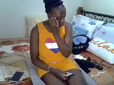 Snapshot of Sweet_Bear chatting on July 1, 6:03 am Sweet Bear online show from July 1, 6:03 am