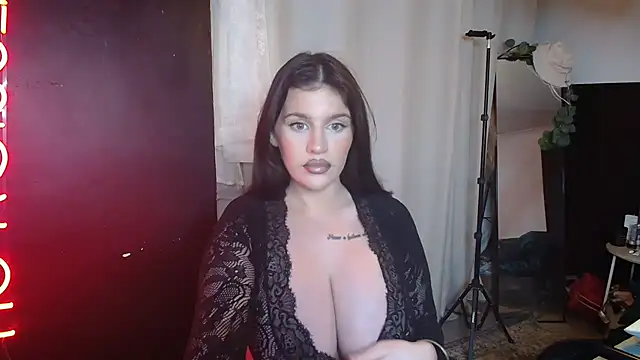Snapshot of Bustyjessicalouu chatting on February 23, 8:00 pm Bustyjessicalouu online show from February 23, 8:00 pm