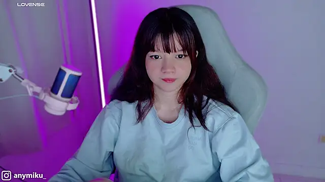 stephybrown online show from December 16, 12:15 am