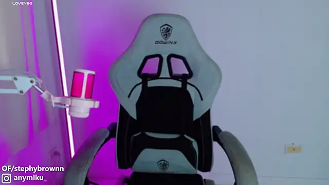stephybrown online show from February 16, 9:49 pm