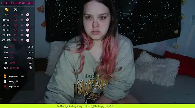 Snapshot of darling_tony chatting on February 1, 10:55 pm darling tony online show from February 1, 10:55 pm