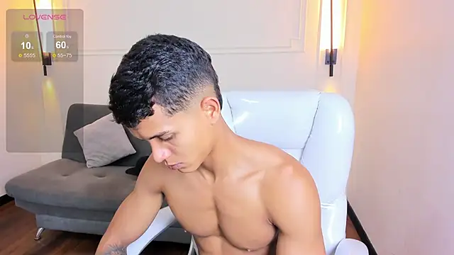 Snapshot of Paradise_boy_s chatting on November 19, 9:48 pm Paradise boy s online show from November 19, 9:48 pm