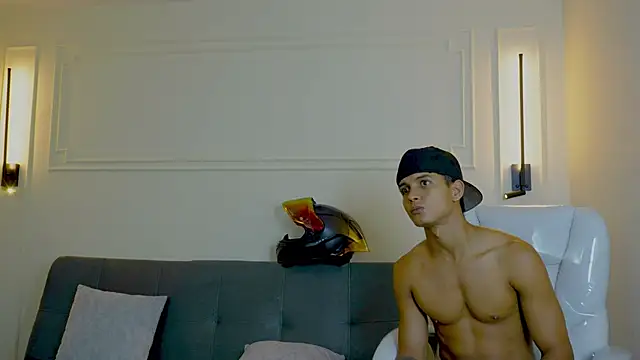 Paradise boy s online show from January 29, 11:04 pm