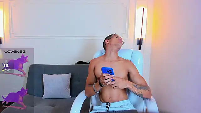 Paradise boy s online show from February 11, 5:35 pm