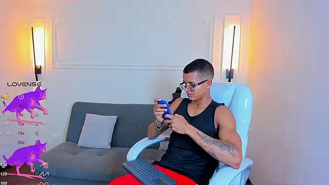 Paradise boy s online show from February 5, 5:20 pm