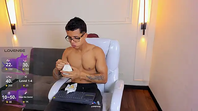 Paradise boy s online show from March 21, 2:32 pm