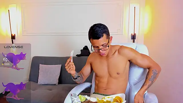 Paradise boy s online show from February 24, 7:15 pm