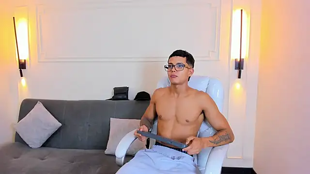 Paradise boy s online show from January 8, 7:20 pm