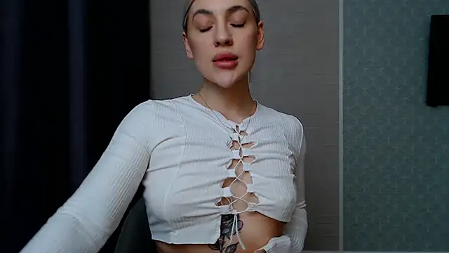 hot-sasha9 online show from March 15, 7:38 pm