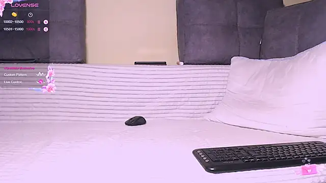 Snapshot of Lina_Owl chatting on March 2, 8:14 pm Lina Owl online show from March 2, 8:14 pm