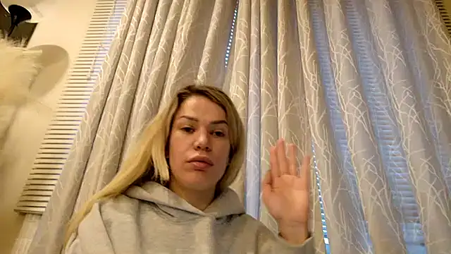 kianaxxx online show from January 7, 12:04 am