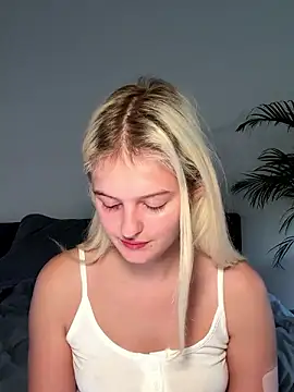 Snapshot of Allylove03 chatting on December 8, 4:50 pm Allylove03 online show from December 8, 4:50 pm