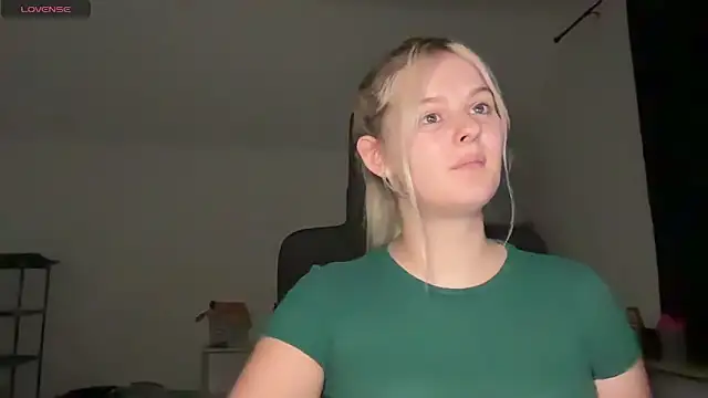 Snapshot of Allylove03 chatting on September 19, 6:12 pm Allylove03 online show from September 19, 6:12 pm