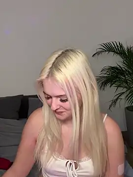 Snapshot of Allylove03 chatting on January 11, 8:21 pm Allylove03 online show from January 11, 8:21 pm