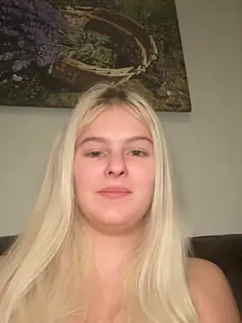 Snapshot of Allylove03 chatting on February 11, 6:44 pm Allylove03 online show from February 11, 6:44 pm