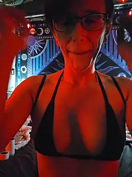 nephilaaranea online show from March 31, 5:04 pm