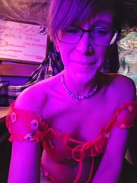 nephilaaranea online show from April 4, 11:00 pm