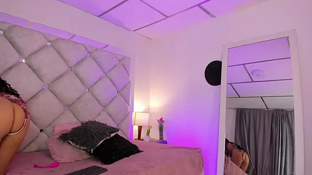 alessiaferry online show from November 21, 7:13 pm