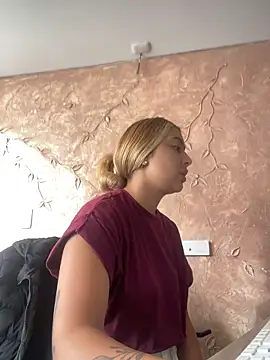 Miabonnett  online show from November 18, 12:19 pm