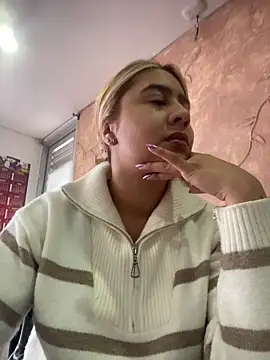 Miabonnett  online show from October 23, 12:15 pm