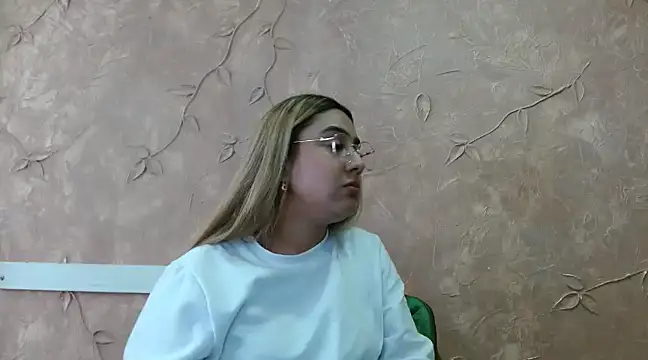 Miabonnett  online show from March 18, 6:17 pm