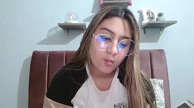 Miabonnett  online show from February 18, 10:36 pm