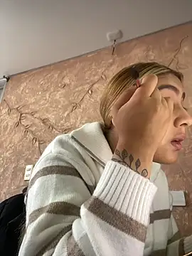 Miabonnett  online show from November 20, 12:17 pm