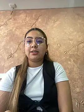 Miabonnett  online show from March 21, 6:18 pm