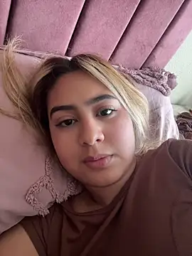 Miabonnett  online show from May 31, 8:31 pm
