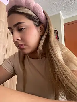 Snapshot of Miabonnett_ chatting on June 19, 3:40 pm Miabonnett online show from June 19, 3:40 pm
