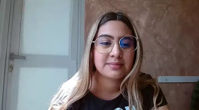 Miabonnett  online show from February 20, 3:08 pm