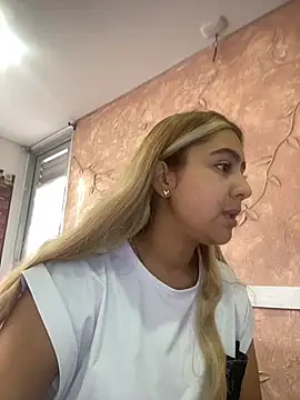 Miabonnett  online show from November 6, 12:09 pm