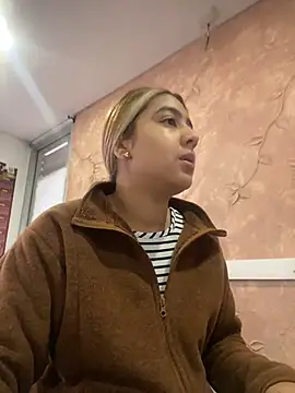 Miabonnett  online show from November 24, 12:16 pm