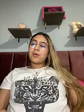 Miabonnett  online show from March 20, 10:29 pm