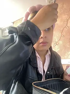 Miabonnett  online show from December 18, 12:31 pm